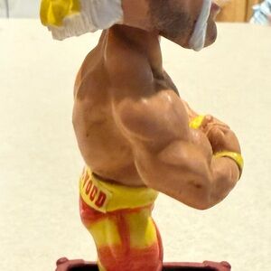 Old school, Hulk Hogan bobble head wwe rumble heads
